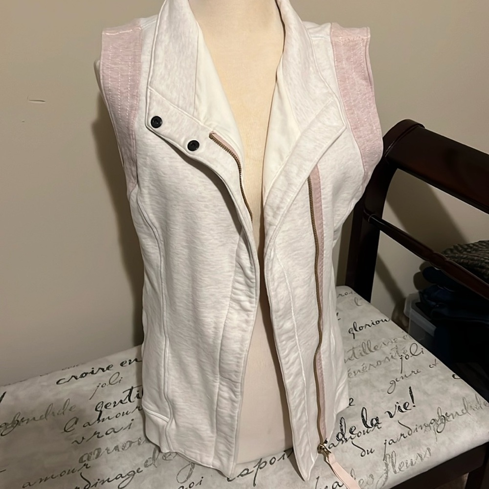 Lululemon size 6 Vest